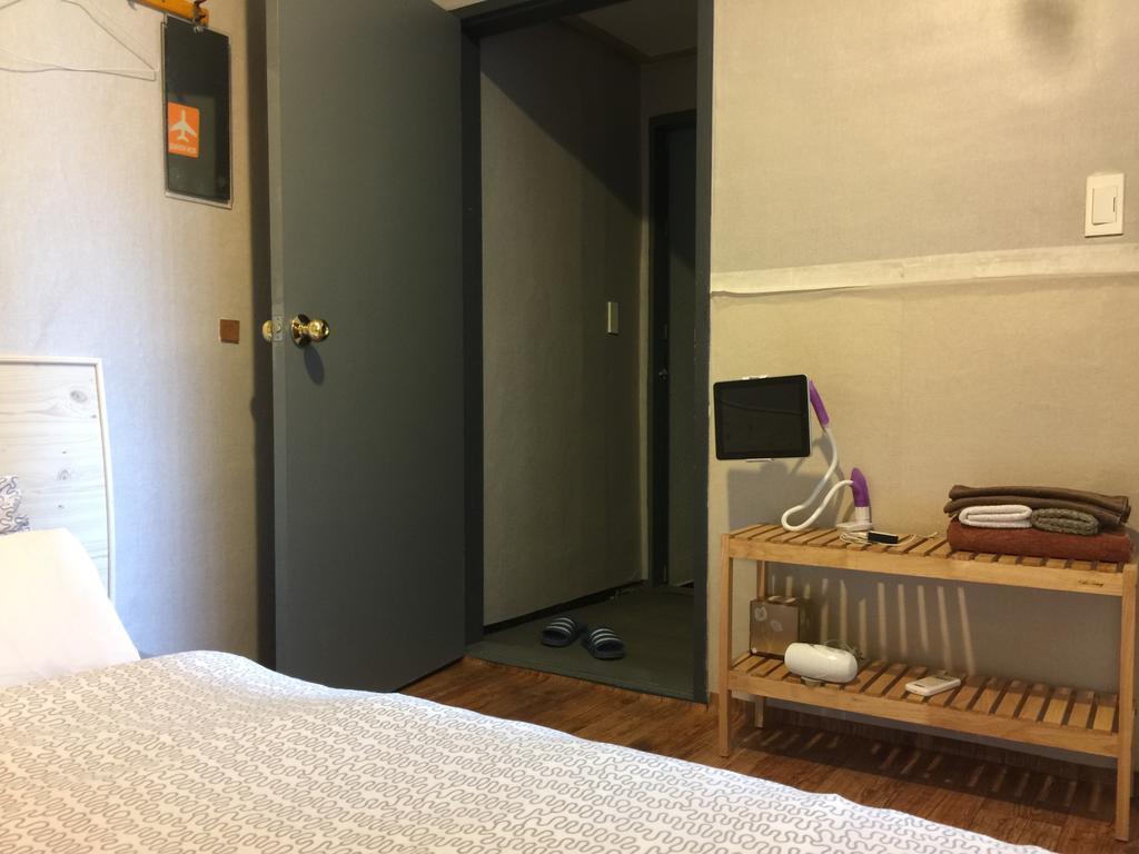 Backpackers In Jeju City Center Екстер'єр фото