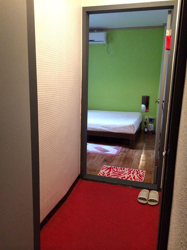 Backpackers In Jeju City Center Екстер'єр фото