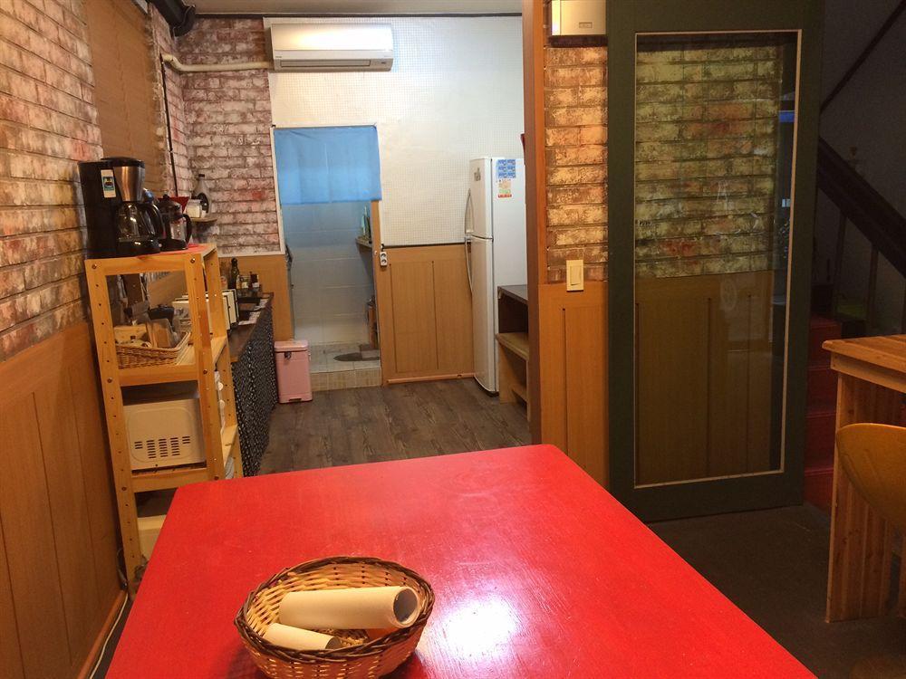 Backpackers In Jeju City Center Екстер'єр фото