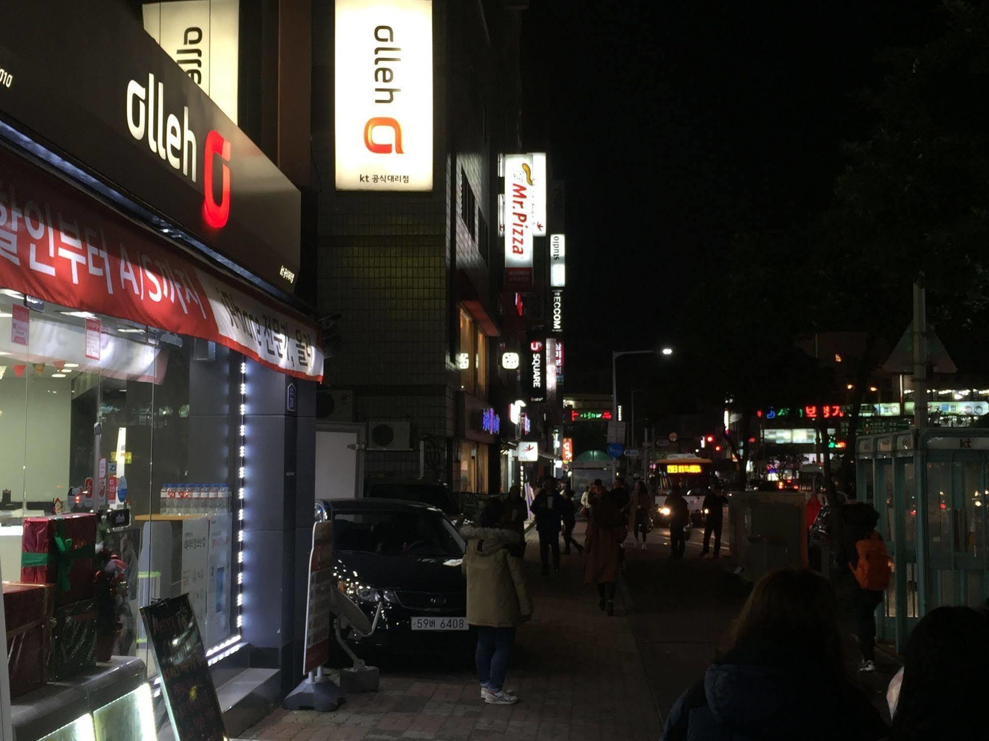 Backpackers In Jeju City Center Екстер'єр фото
