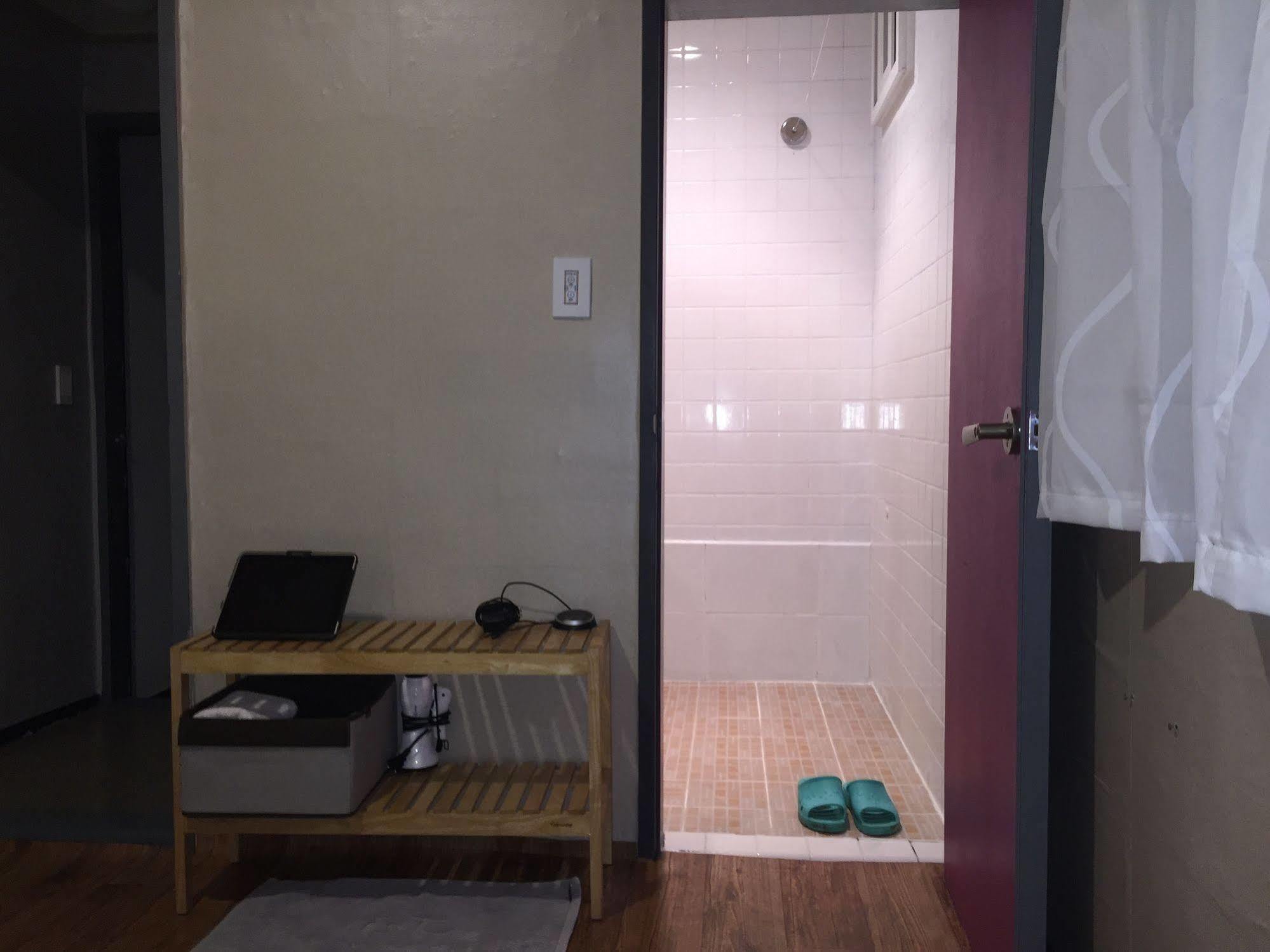 Backpackers In Jeju City Center Екстер'єр фото