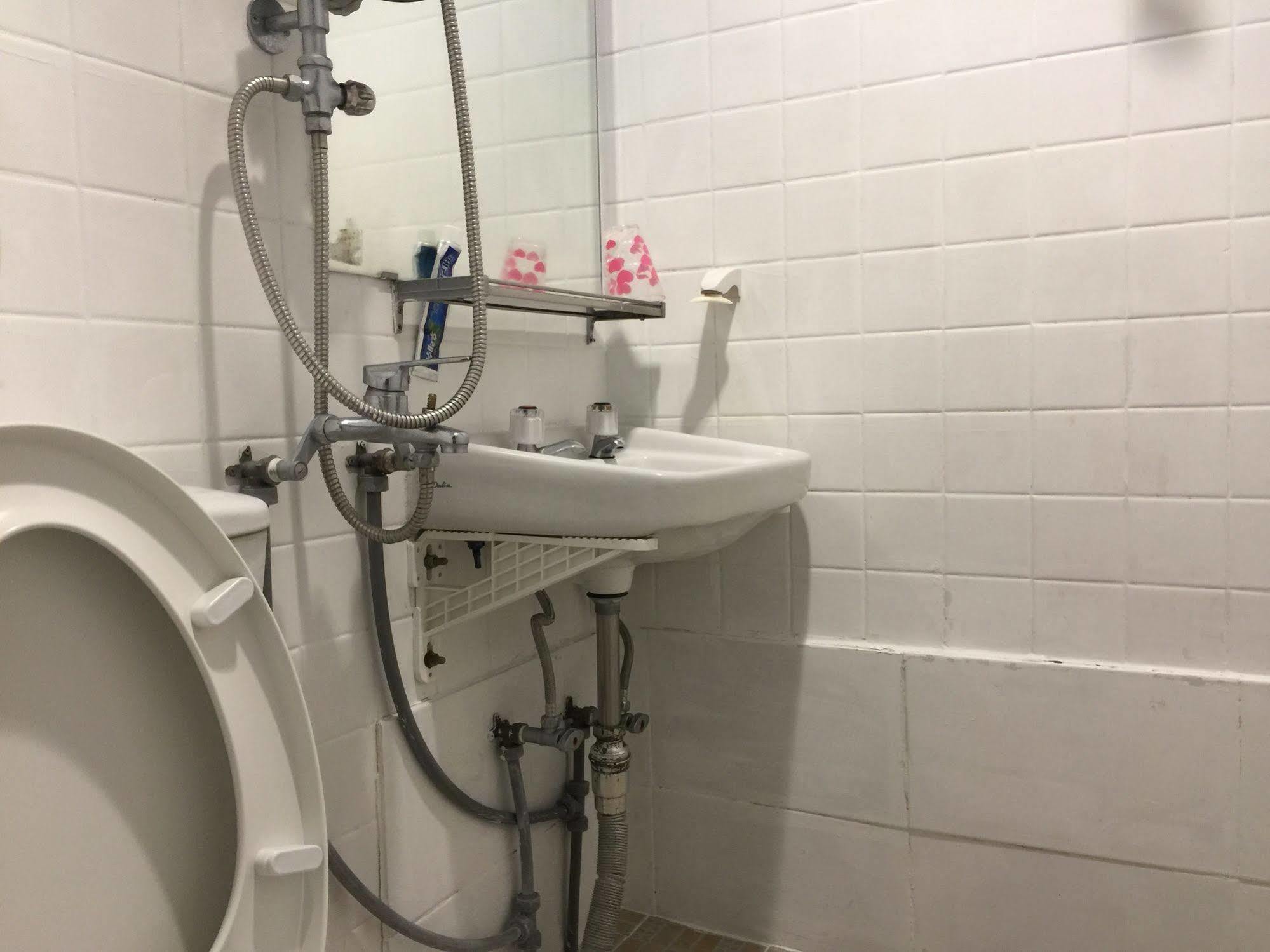 Backpackers In Jeju City Center Екстер'єр фото