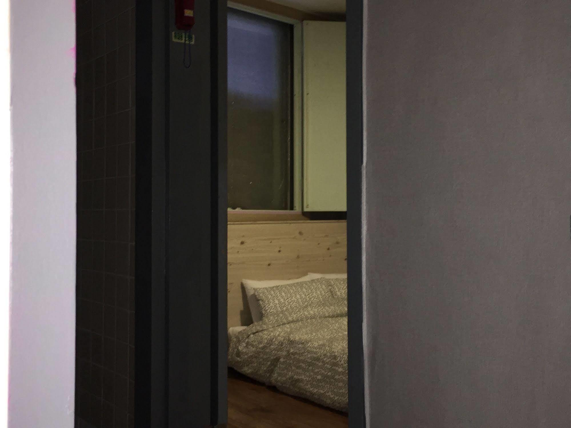 Backpackers In Jeju City Center Екстер'єр фото