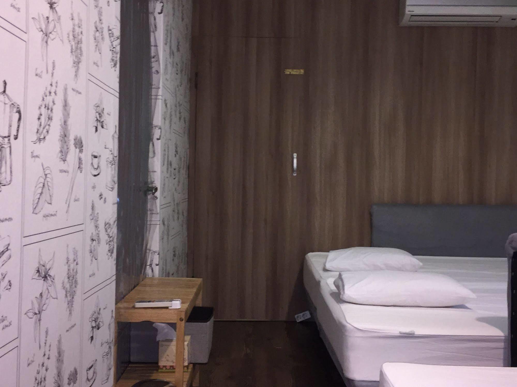 Backpackers In Jeju City Center Екстер'єр фото