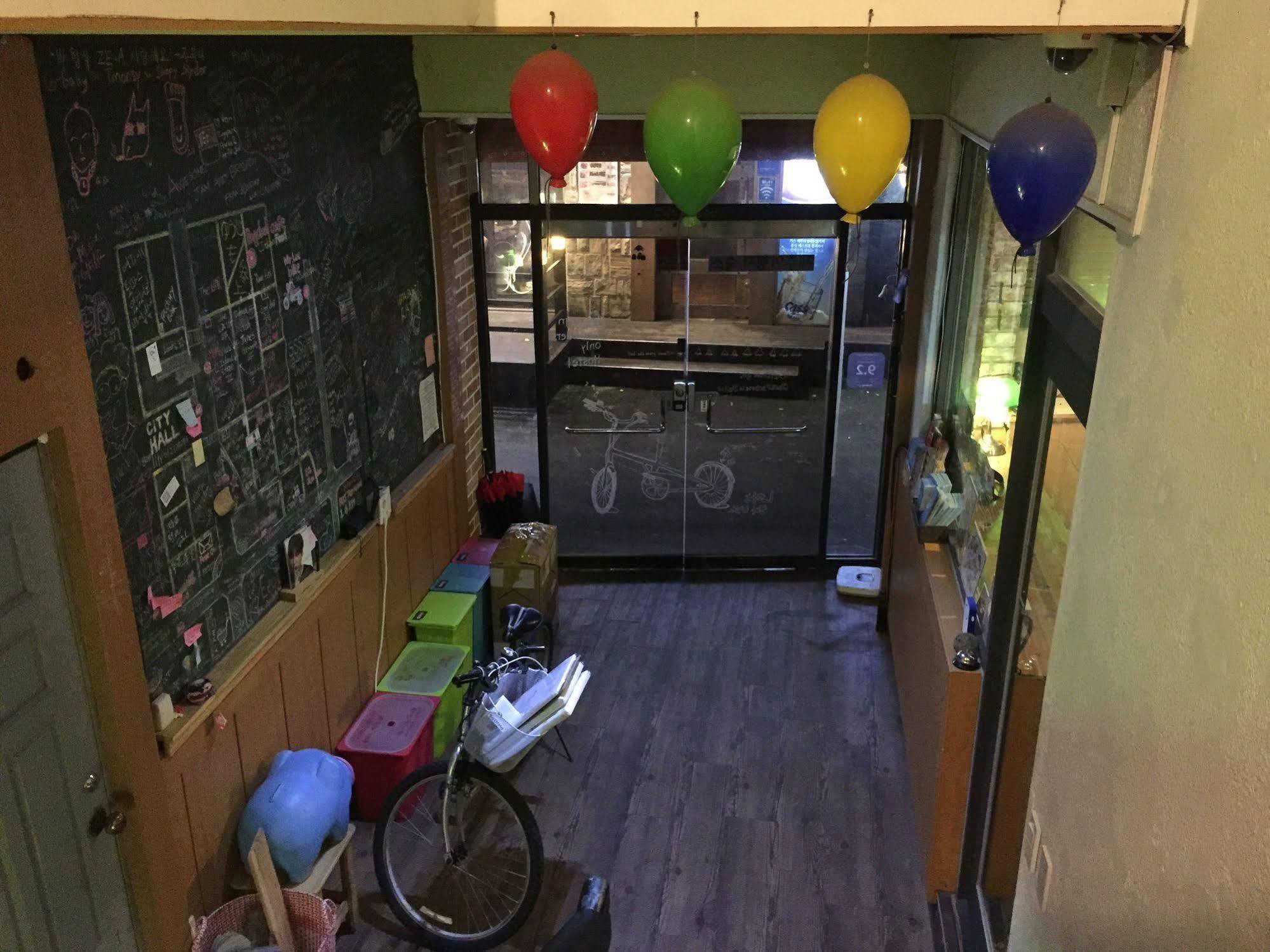 Backpackers In Jeju City Center Екстер'єр фото